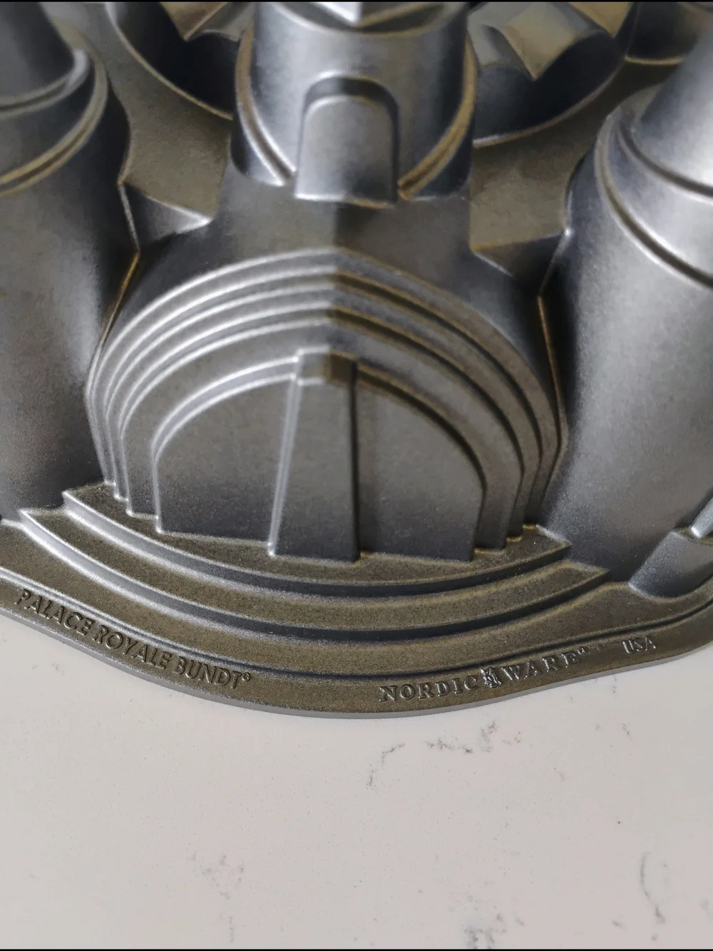 Nordic Ware Palace Royale Bundt Cake Mold 10 Cup Sand Castle